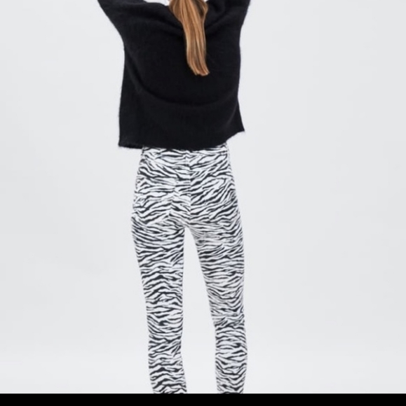 NWT Suko zebra capri Jeans 21" tummy tuckers - Picture 2 of 8